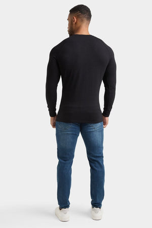 Muscle Fit Long Sleeve T-Shirt in Black - TAILORED ATHLETE - ROW