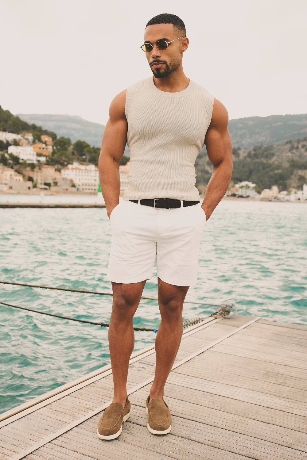 Muscle Fit Stretch Chino Shorts in Chalk