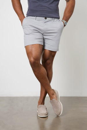 Model is 5'11 and wears a size 34W (31" waist, 31" inside leg)