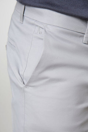 Model is 5'11 and wears a size 34W (31" waist, 31" inside leg)