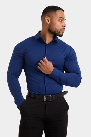 Muscle Fit Dress Shirt in Navy - TAILORED ATHLETE - ROW