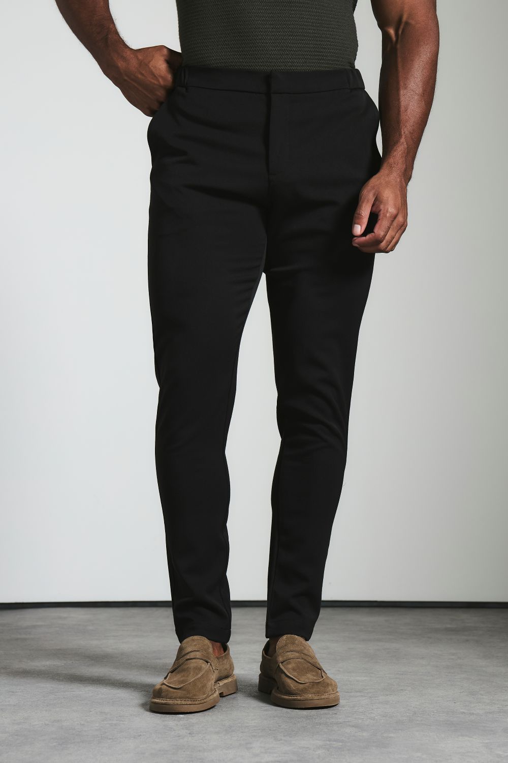 365 Muscle Fit Trouser in Black