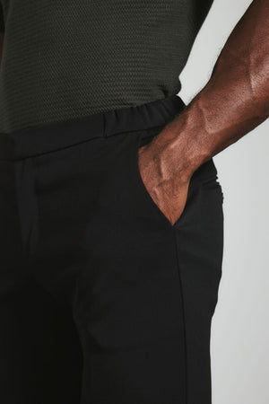 365 Muscle Fit Trouser in Black