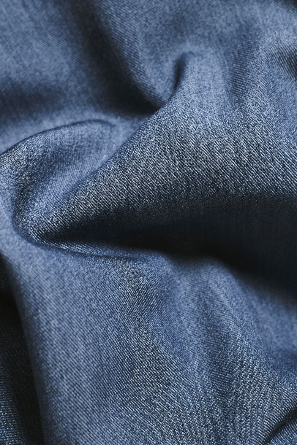 Muscle Fit Essential Trousers in Chambray