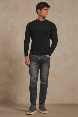 Muscle Fit Signature Long Sleeve T-Shirt in Black
