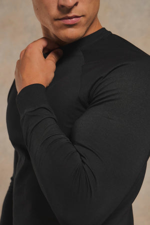 Muscle Fit Signature Long Sleeve T-Shirt in Black