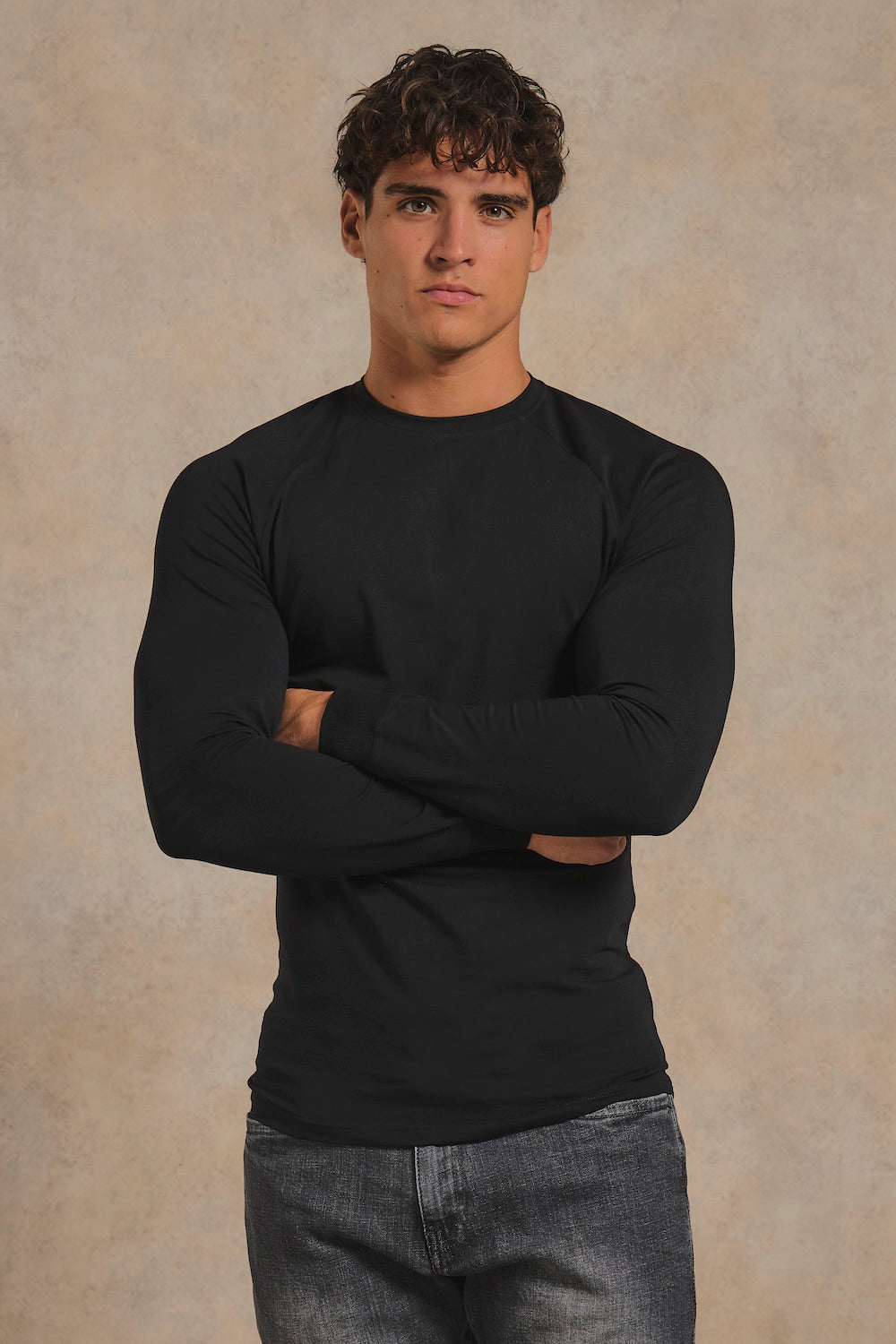 Muscle Fit Signature Long Sleeve T-Shirt in Black