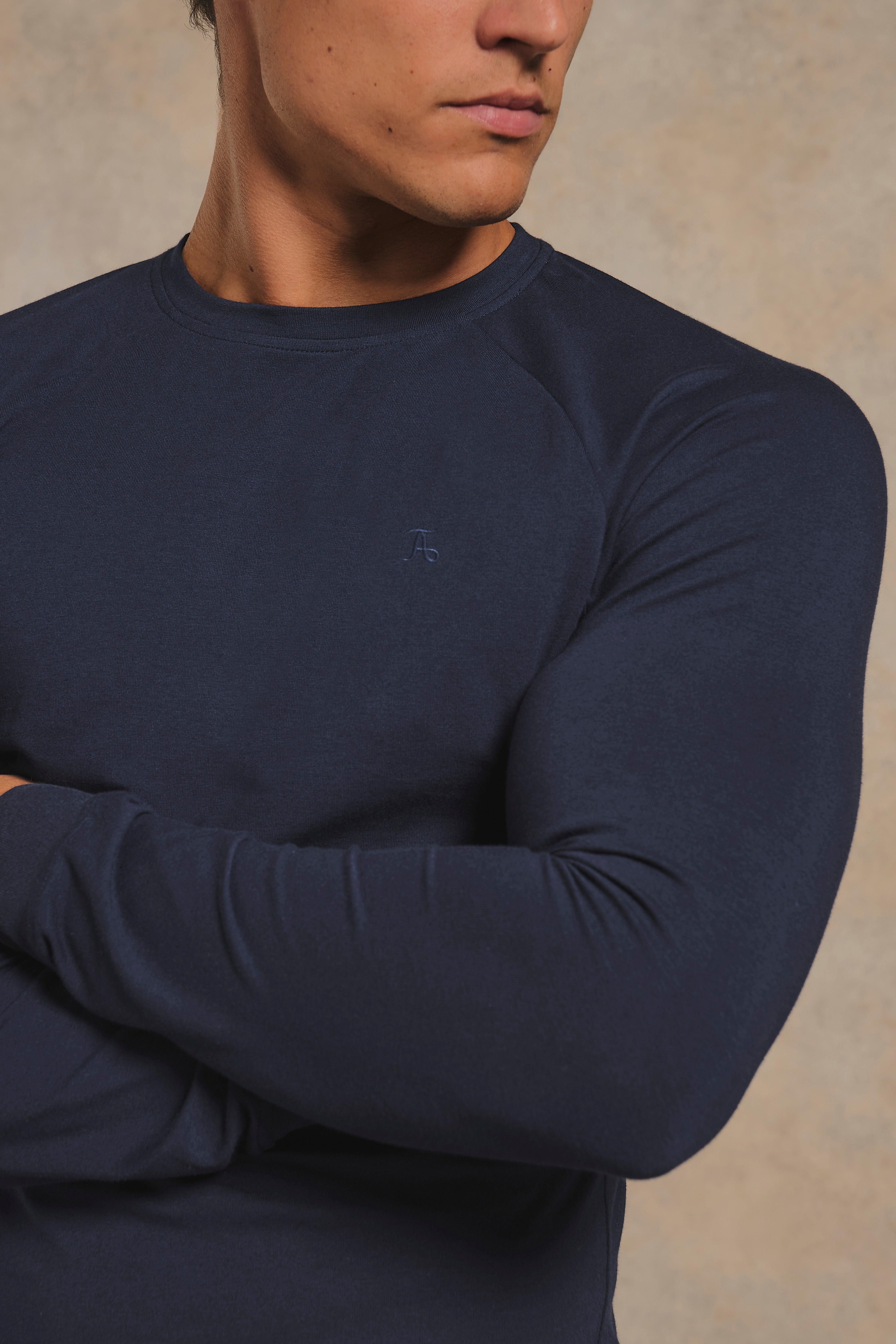 Muscle Fit Signature Long Sleeve T-Shirt in Navy