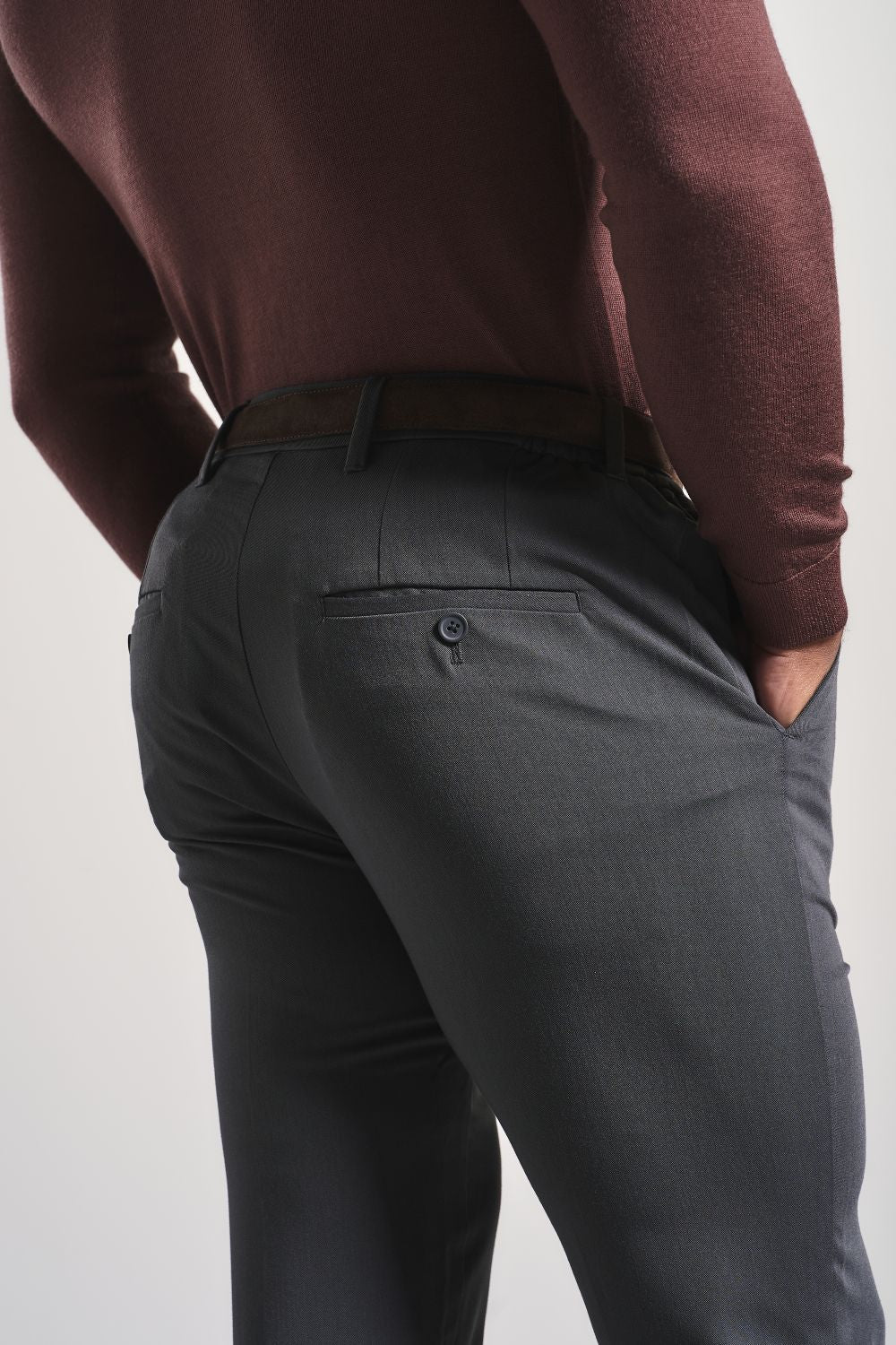 Muscle Fit Essential Trouser in Graphite