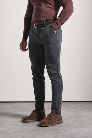 Muscle Fit Essential Trouser in Graphite