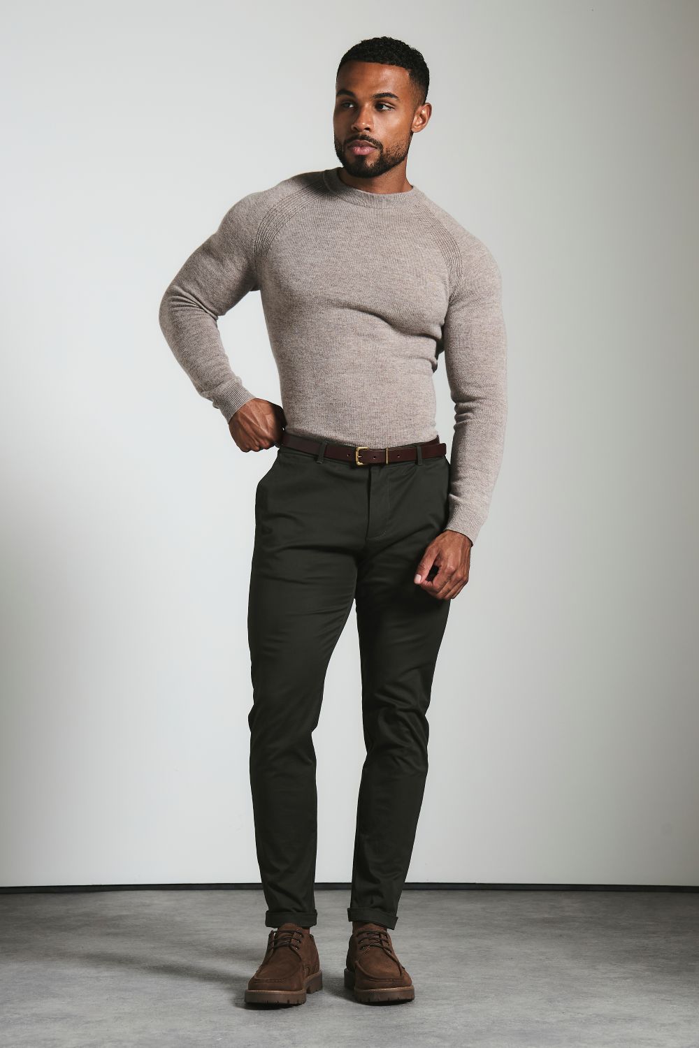Muscle Fit Cotton Stretch Chino Trouser in Dark Khaki