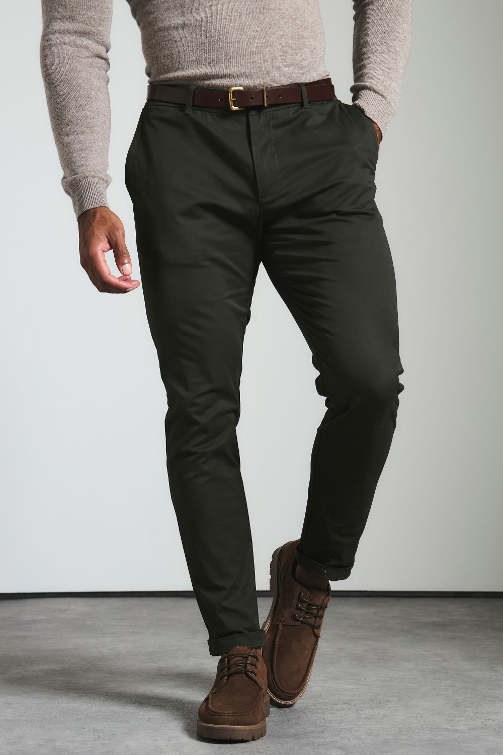 Muscle Fit Cotton Stretch Chino Trouser in Dark Khaki