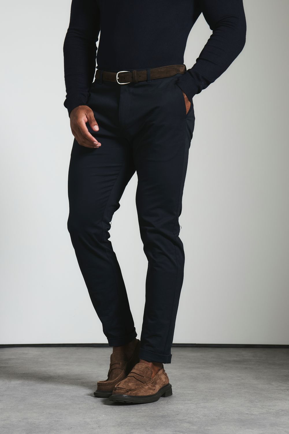 Muscle Fit Cotton Stretch Chino Trouser in Navy