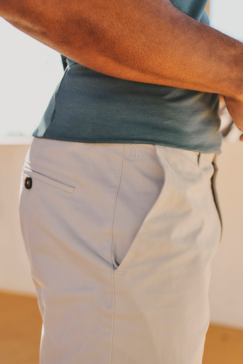 Muscle Fit Stretch Chino Shorts - Shorter Length in Dove Grey