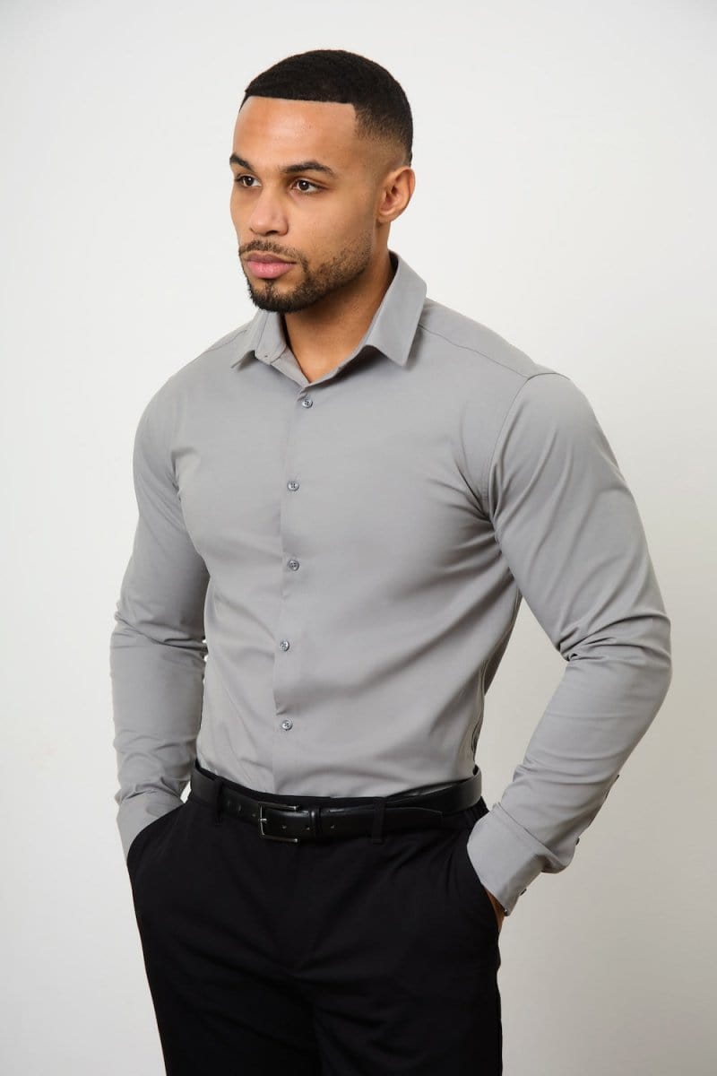 Model is 5'11 and wears a size L (44" chest, 31" waist)