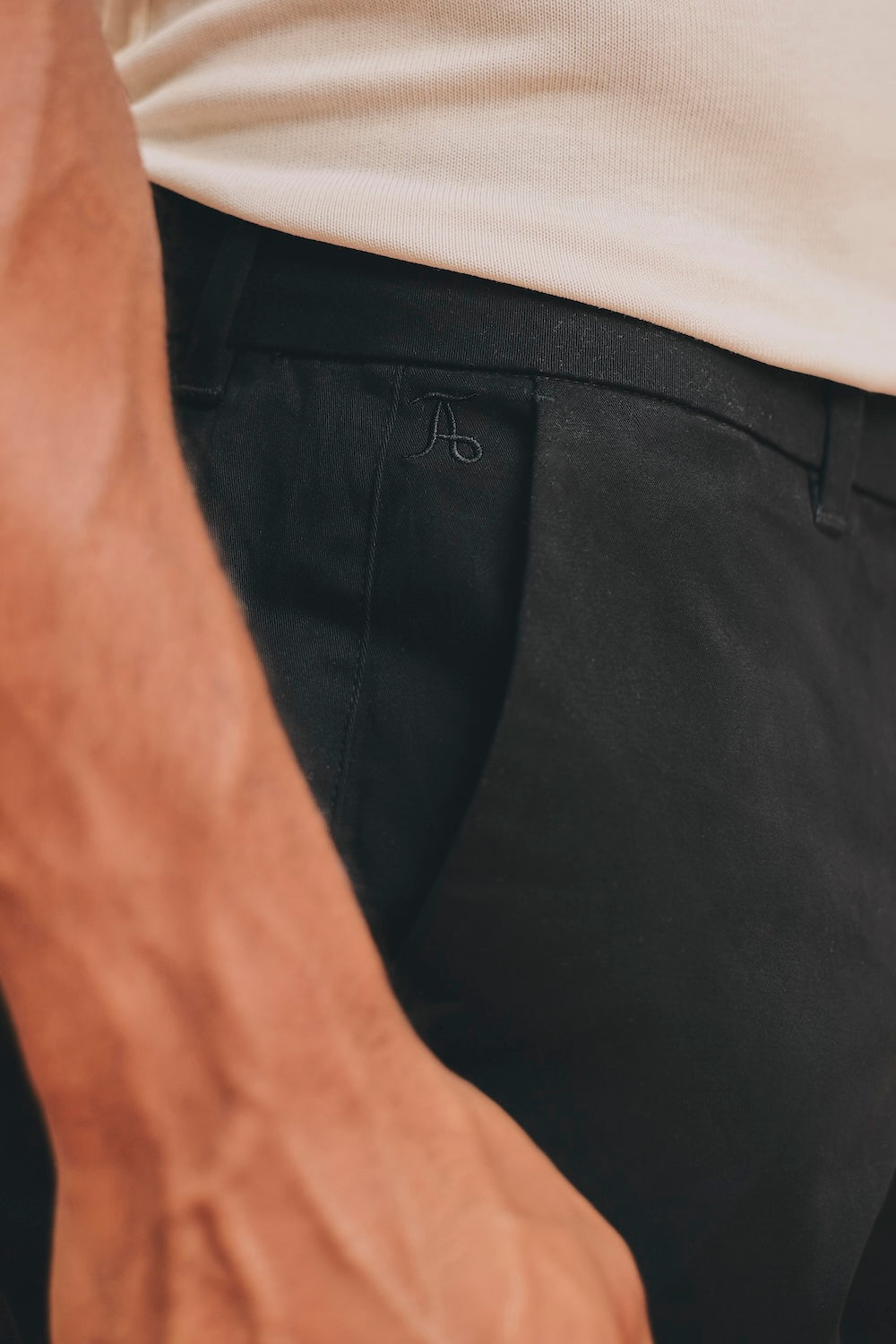 Muscle Fit Stretch Chino Shorts - Shorter Length in Black