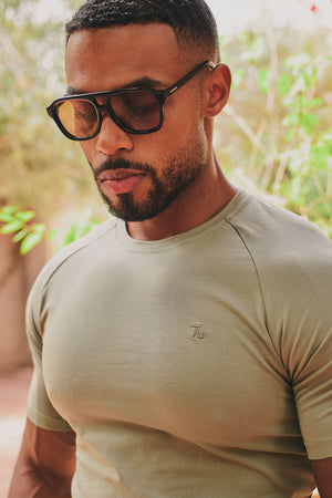 Muscle Fit T-Shirt in Soft Khaki