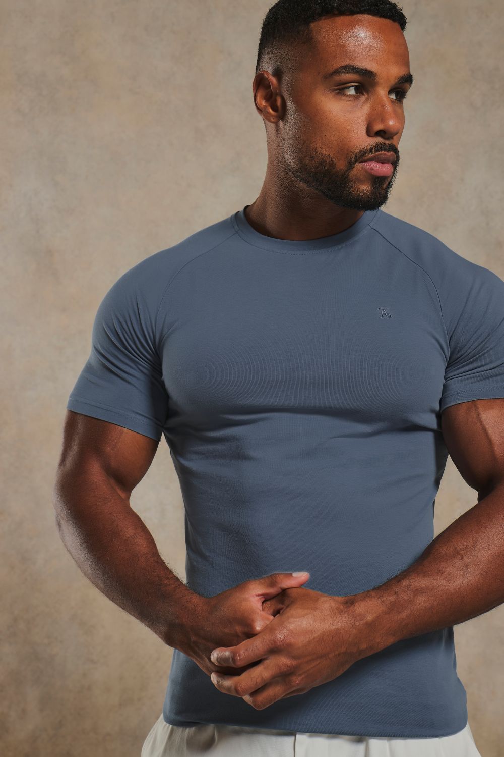 Muscle Fit T-Shirt in Airforce