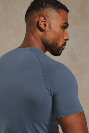 Muscle Fit T-Shirt in Airforce