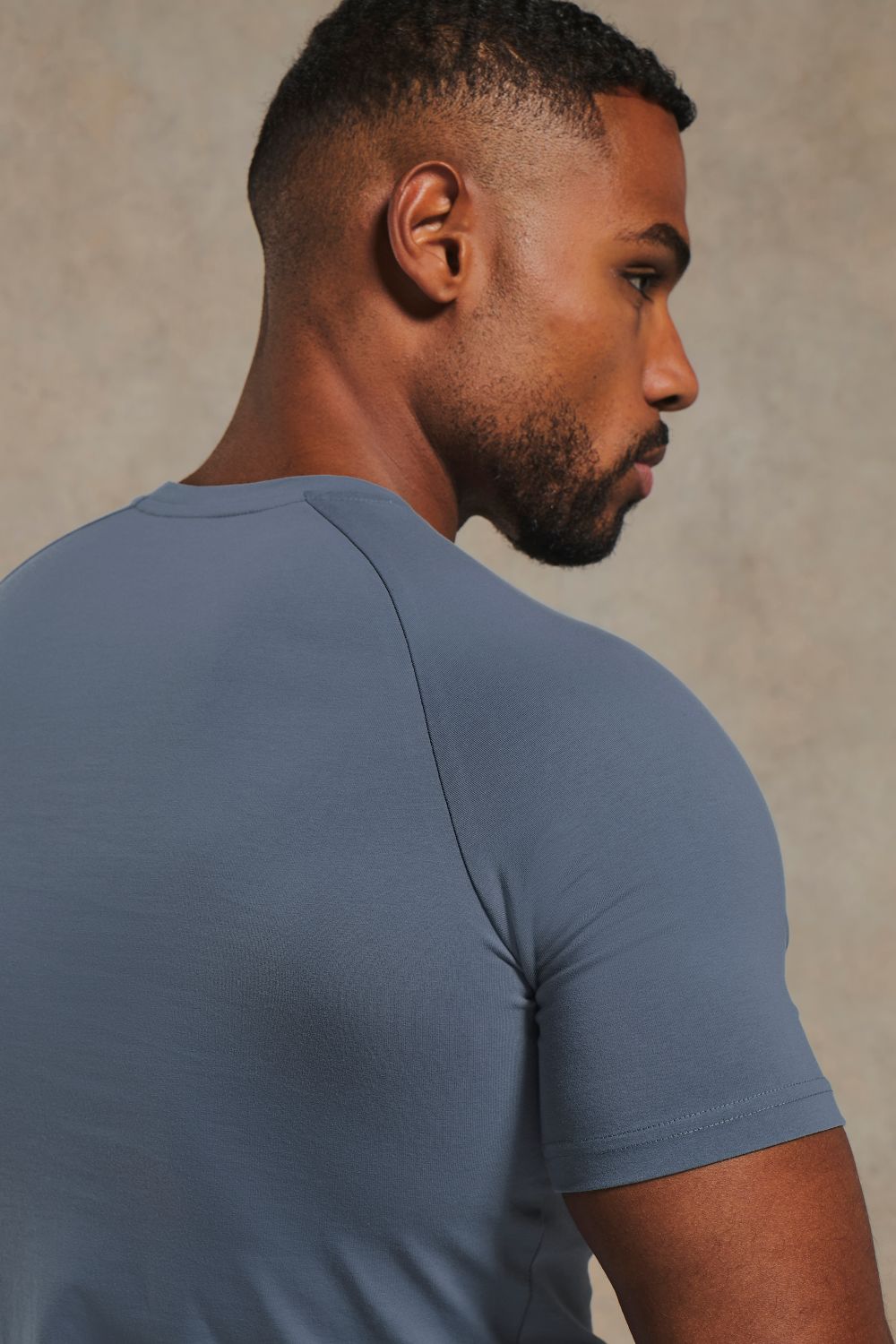 Muscle Fit T-Shirt in Airforce