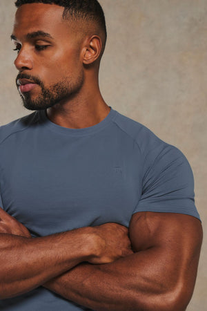 Muscle Fit T-Shirt in Airforce