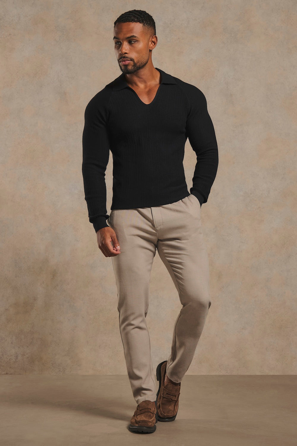 Textured Knitted V-Neck Open Collar Polo Shirt in Black