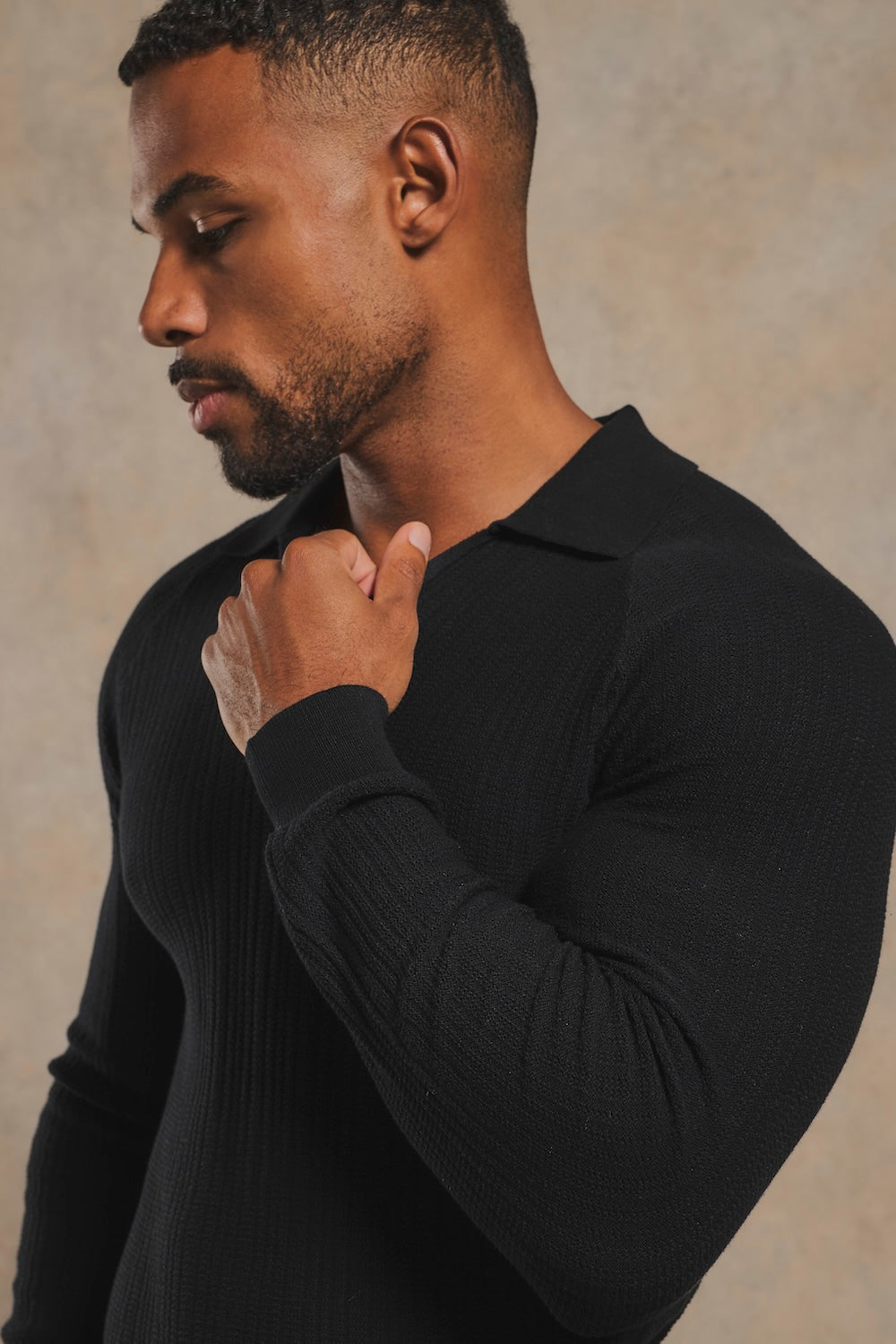 Textured Knitted V-Neck Open Collar Polo Shirt in Black