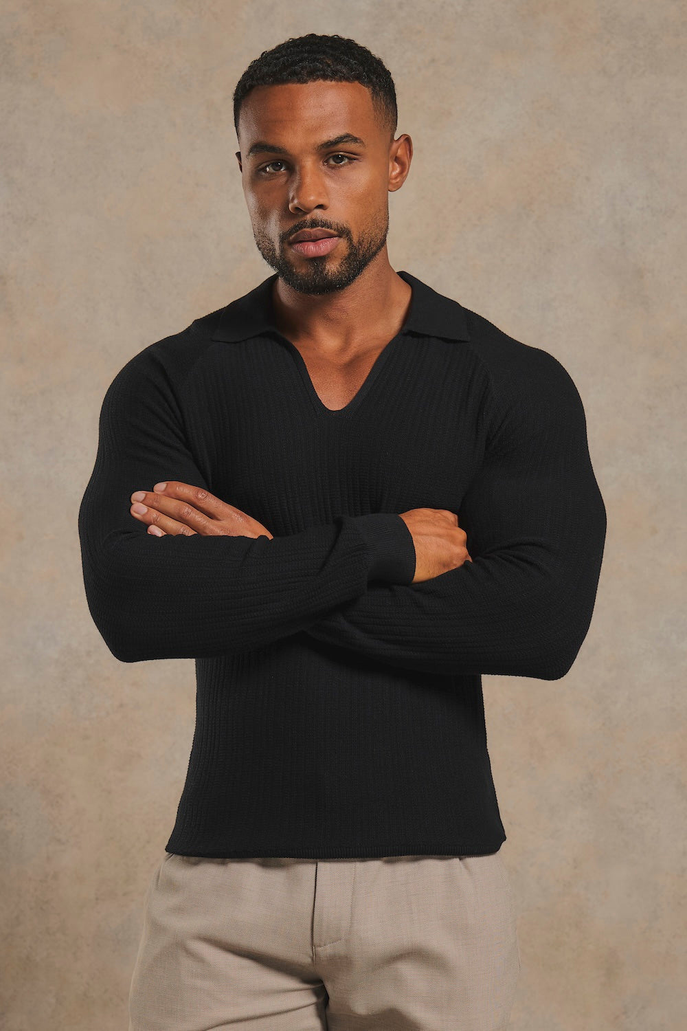 Textured Knitted V-Neck Open Collar Polo Shirt in Black