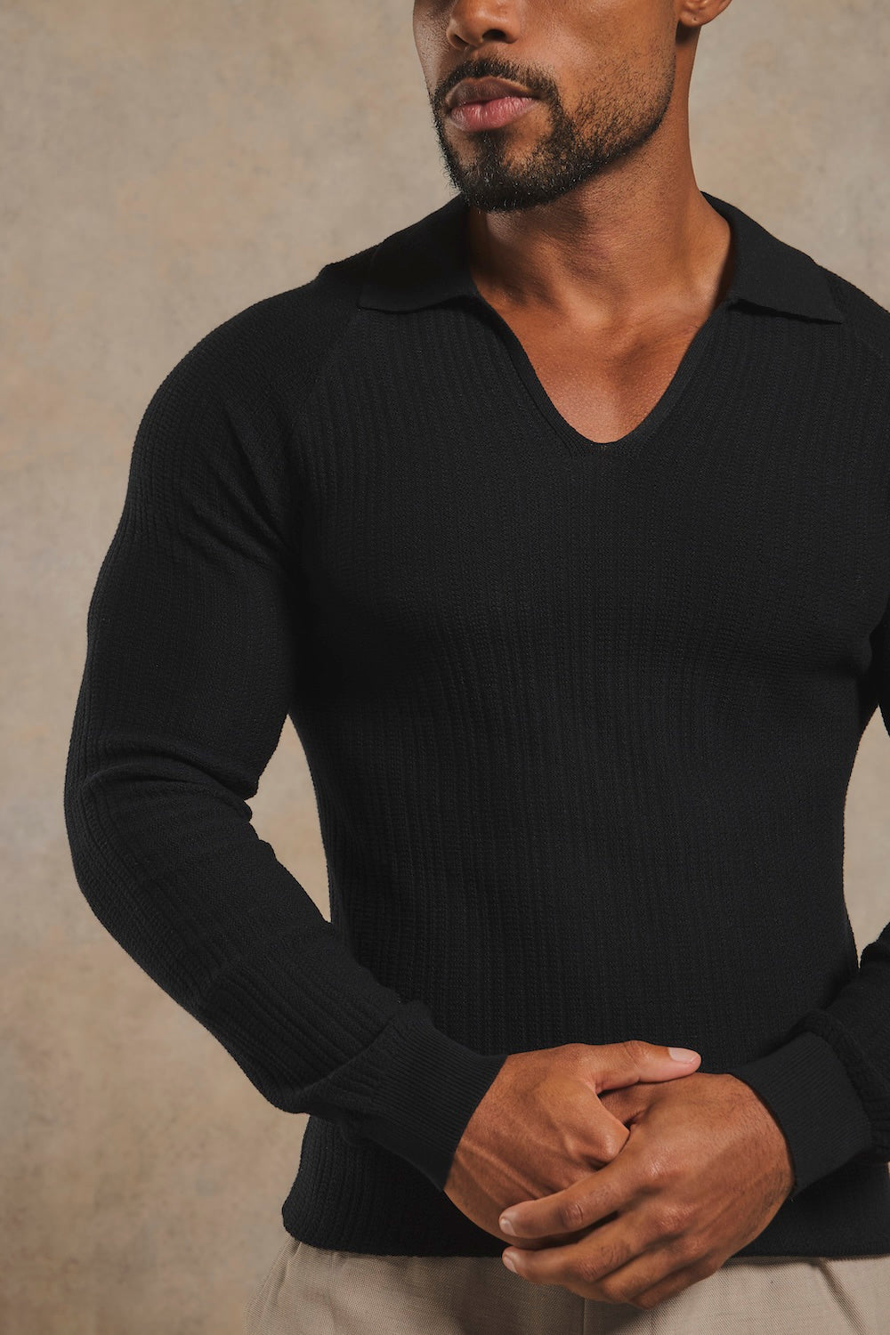 Textured Knitted V-Neck Open Collar Polo Shirt in Black
