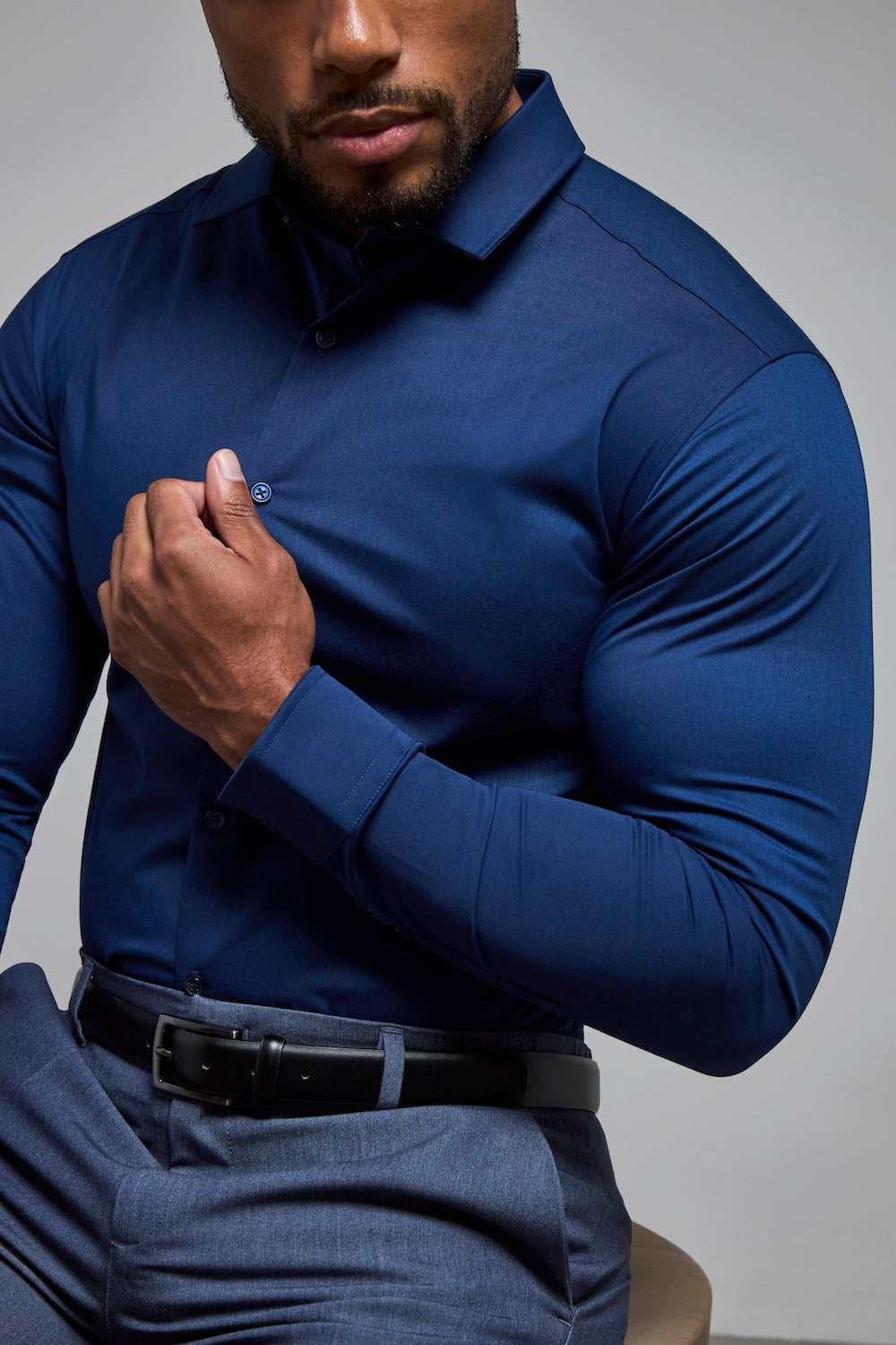 Muscle Fit Dress Shirt in Navy