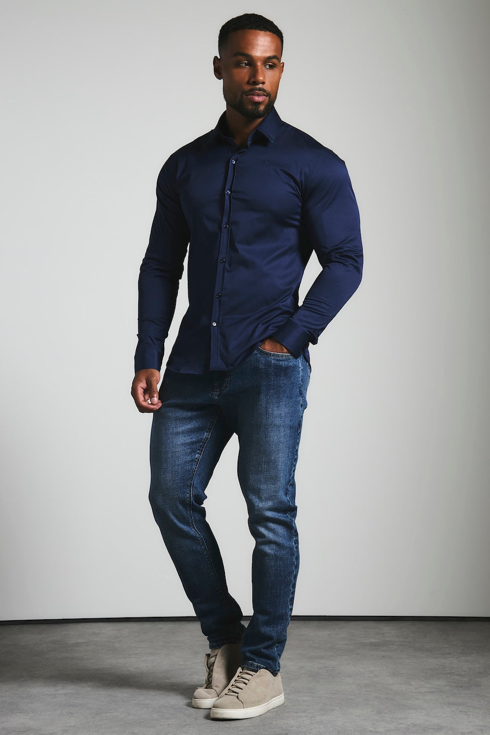 Muscle Fit Signature Shirt 2.0 in French Navy