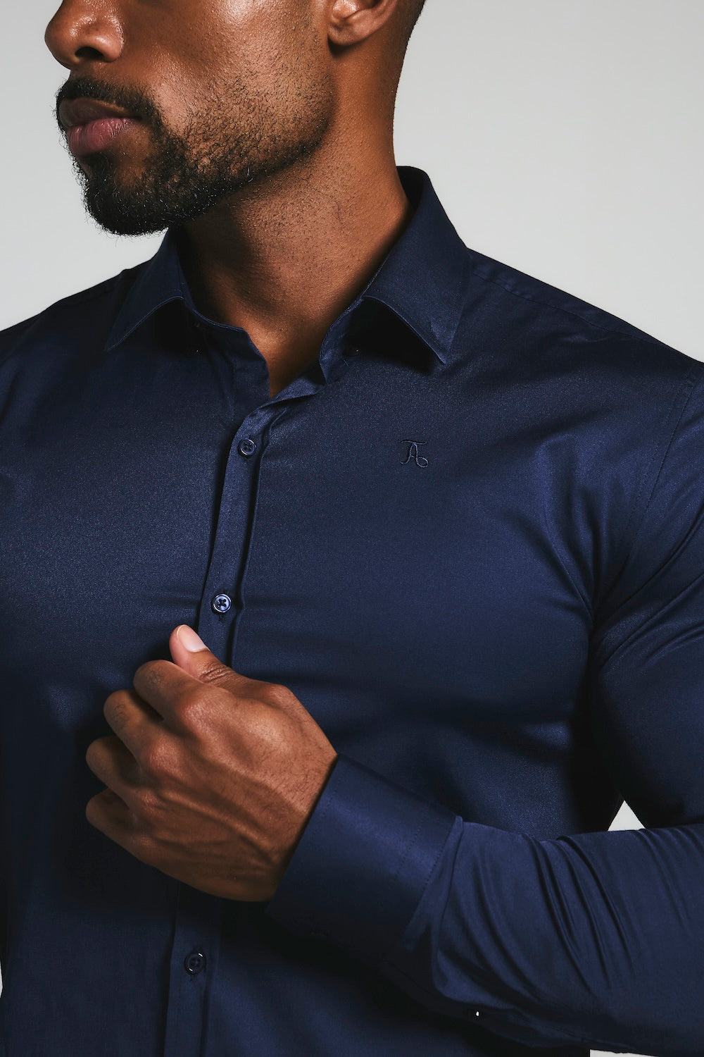 Muscle Fit Signature Shirt 2.0 in French Navy