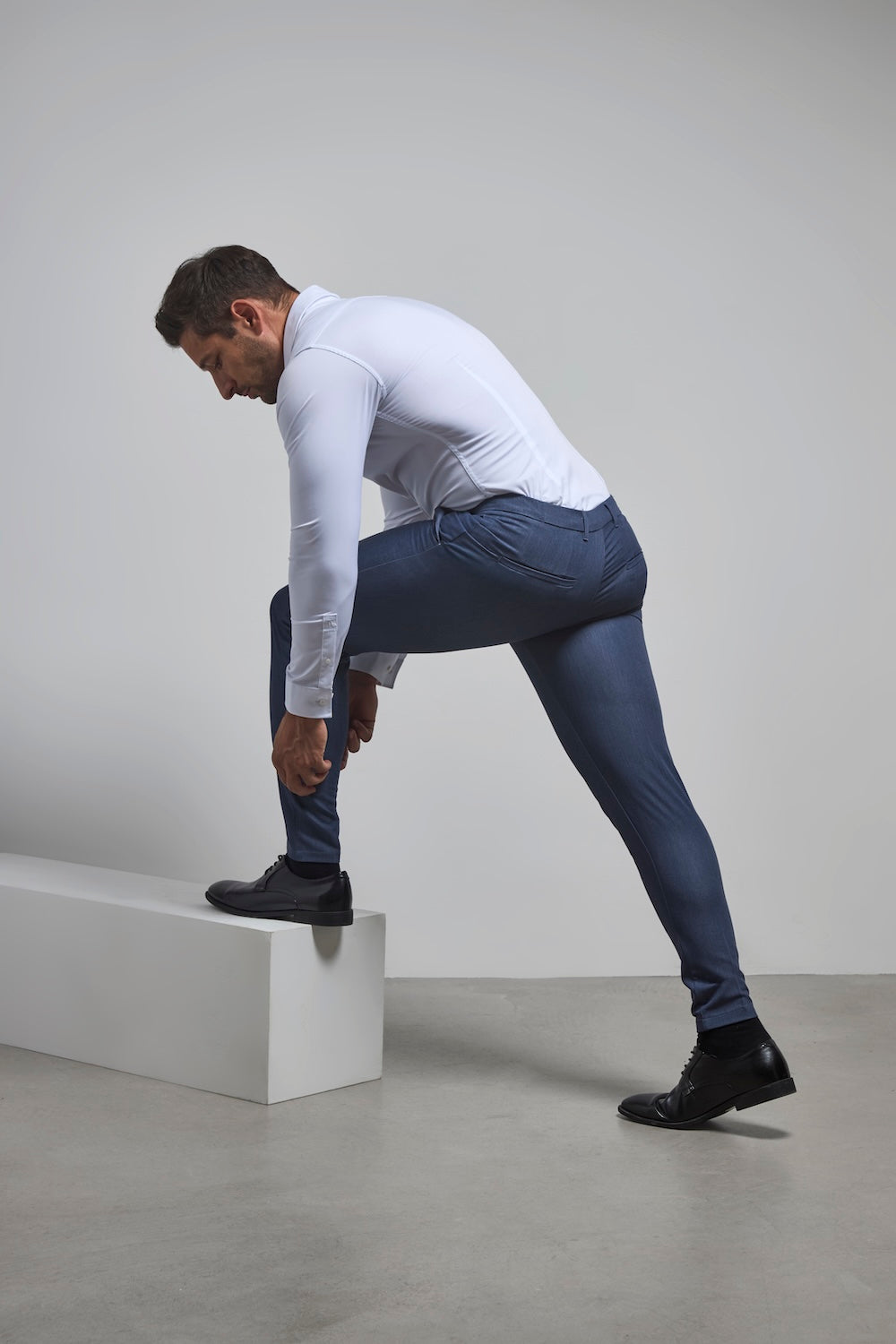 Muscle Fit Essential Trousers in Chambray