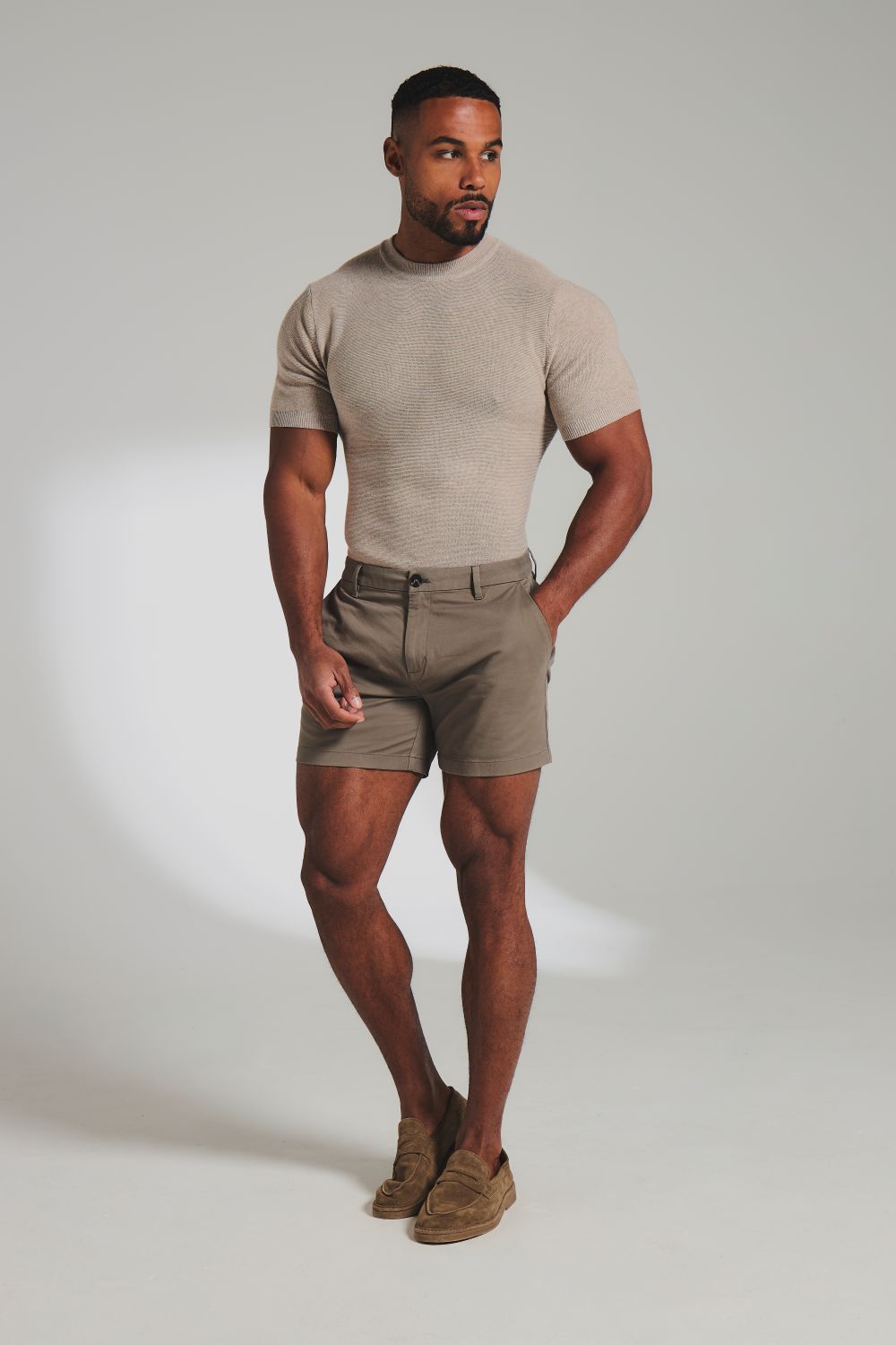 Muscle Fit Stretch Chino Shorts - Shorter Length in Dark Taupe