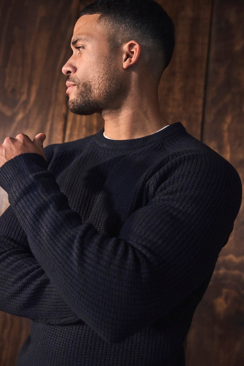 Fisherman Crew Neck Jumper in Navy