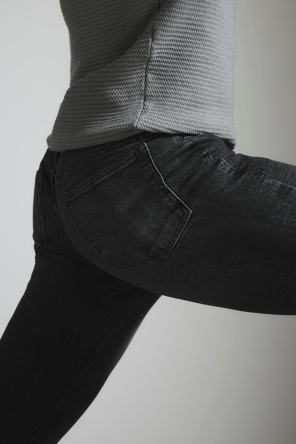 Muscle Fit Stretch Jeans in Grey