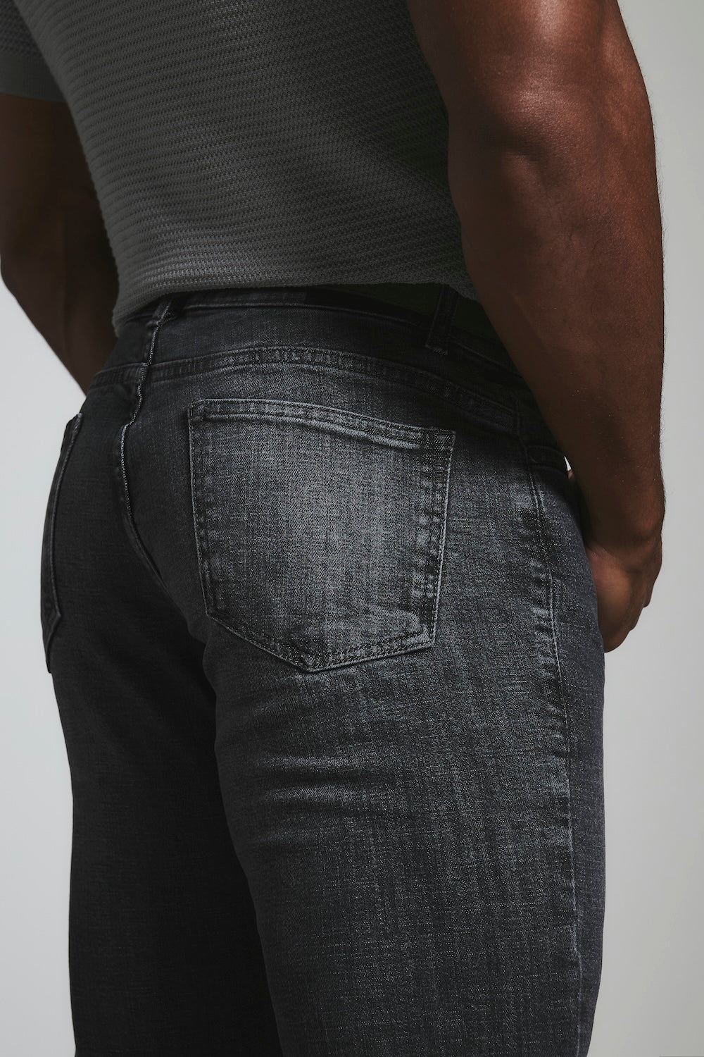Muscle Fit Stretch Jeans in Grey