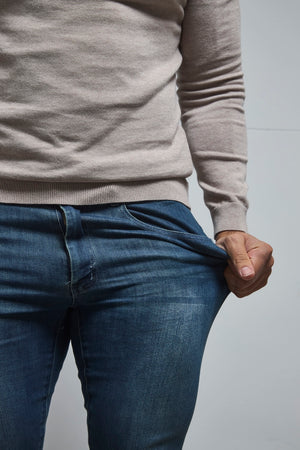 Muscle Fit Jeans in Mid Blue