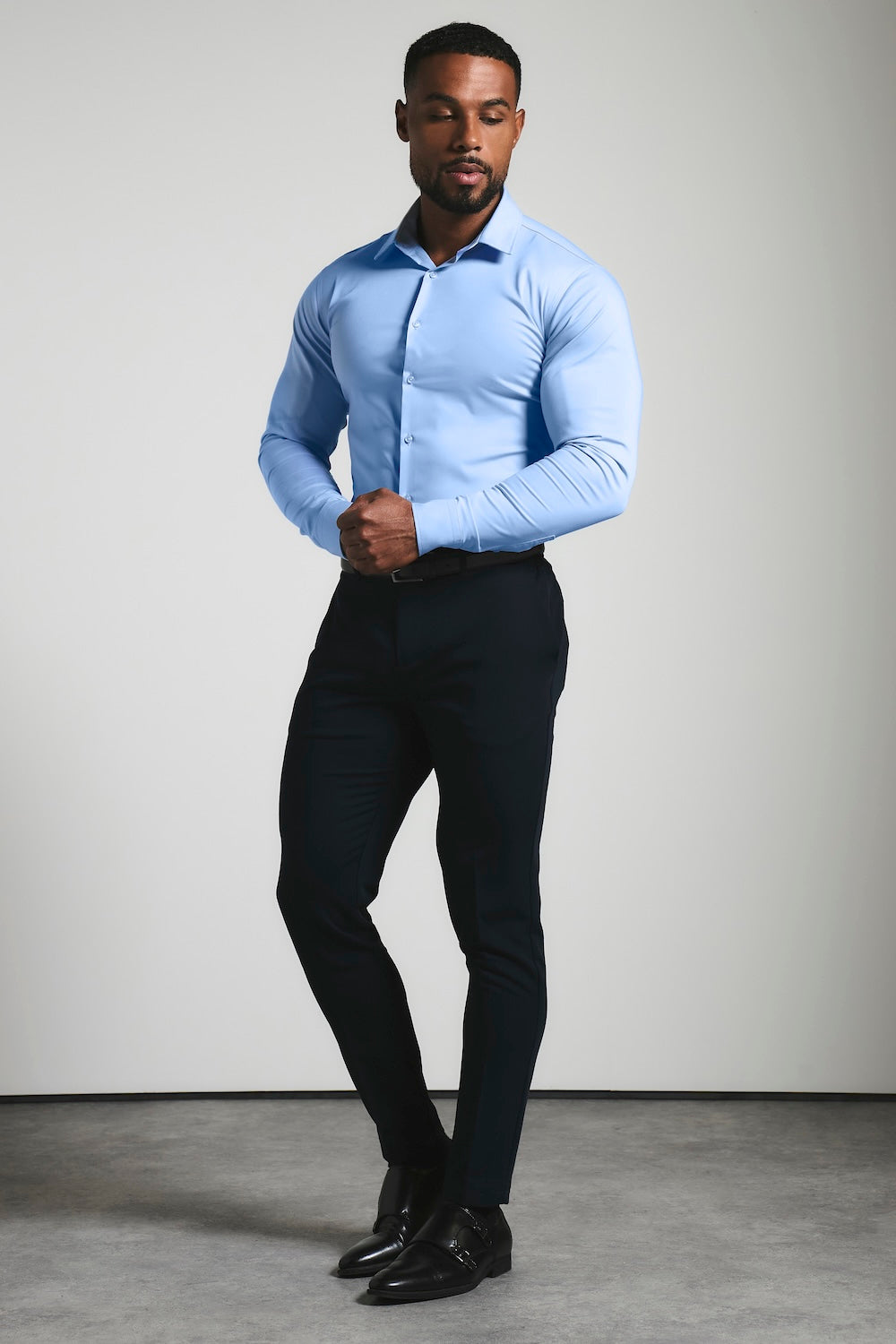 Muscle Fit Dress Shirt in Mid Blue