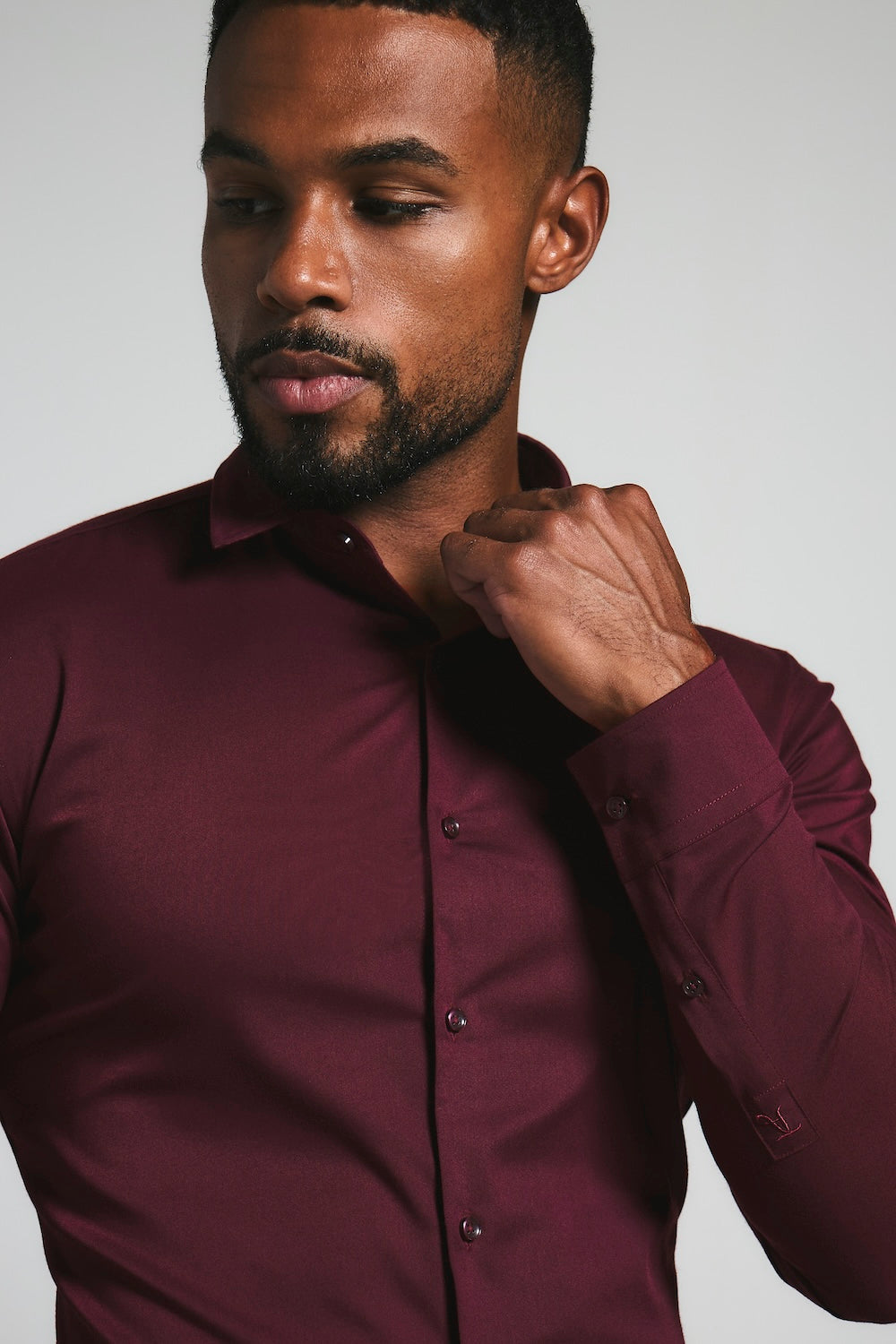 Muscle Fit Dress Shirt in Burgundy