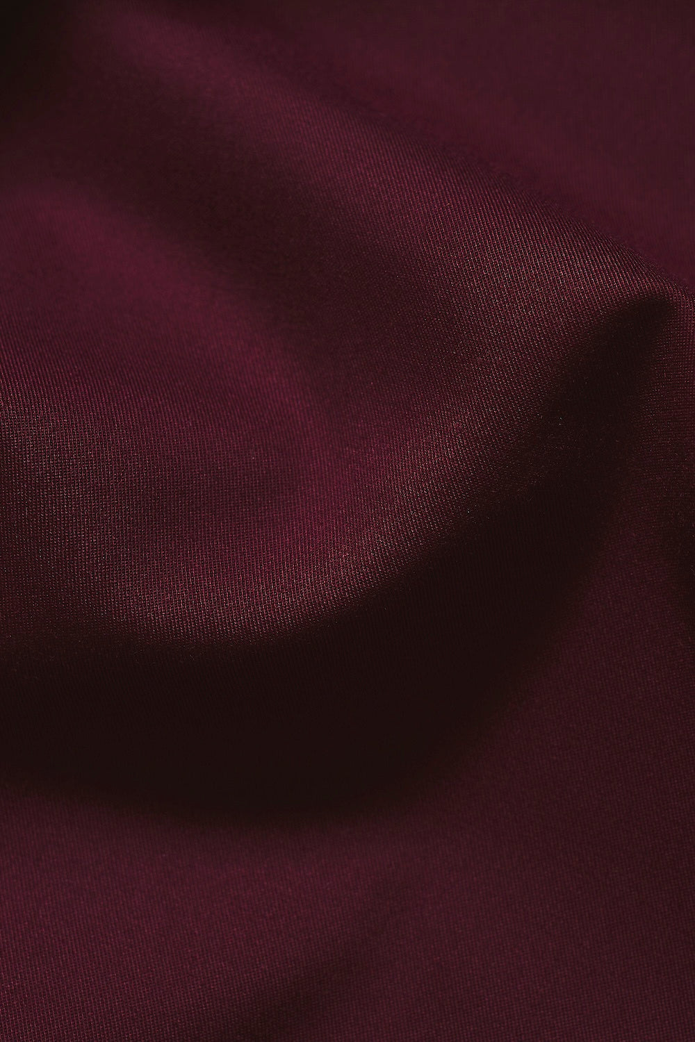 Muscle Fit Dress Shirt in Burgundy
