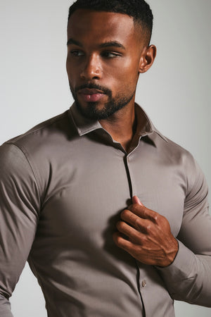 Muscle Fit Dress Shirt in Mocha