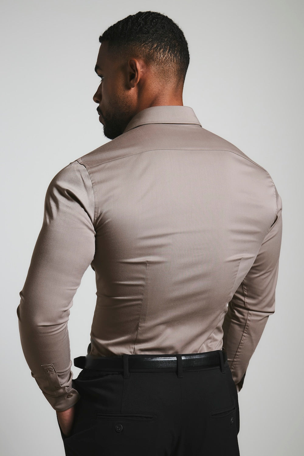 Muscle Fit Dress Shirt in Mocha
