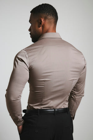 Muscle Fit Dress Shirt in Mocha