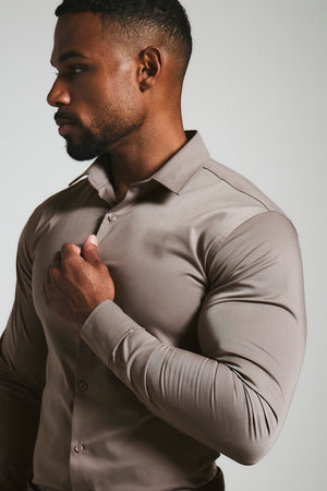 Muscle Fit Dress Shirt in Mocha