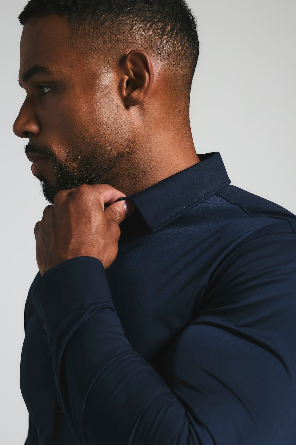 Muscle Fit Dress Shirt in Navy Blue