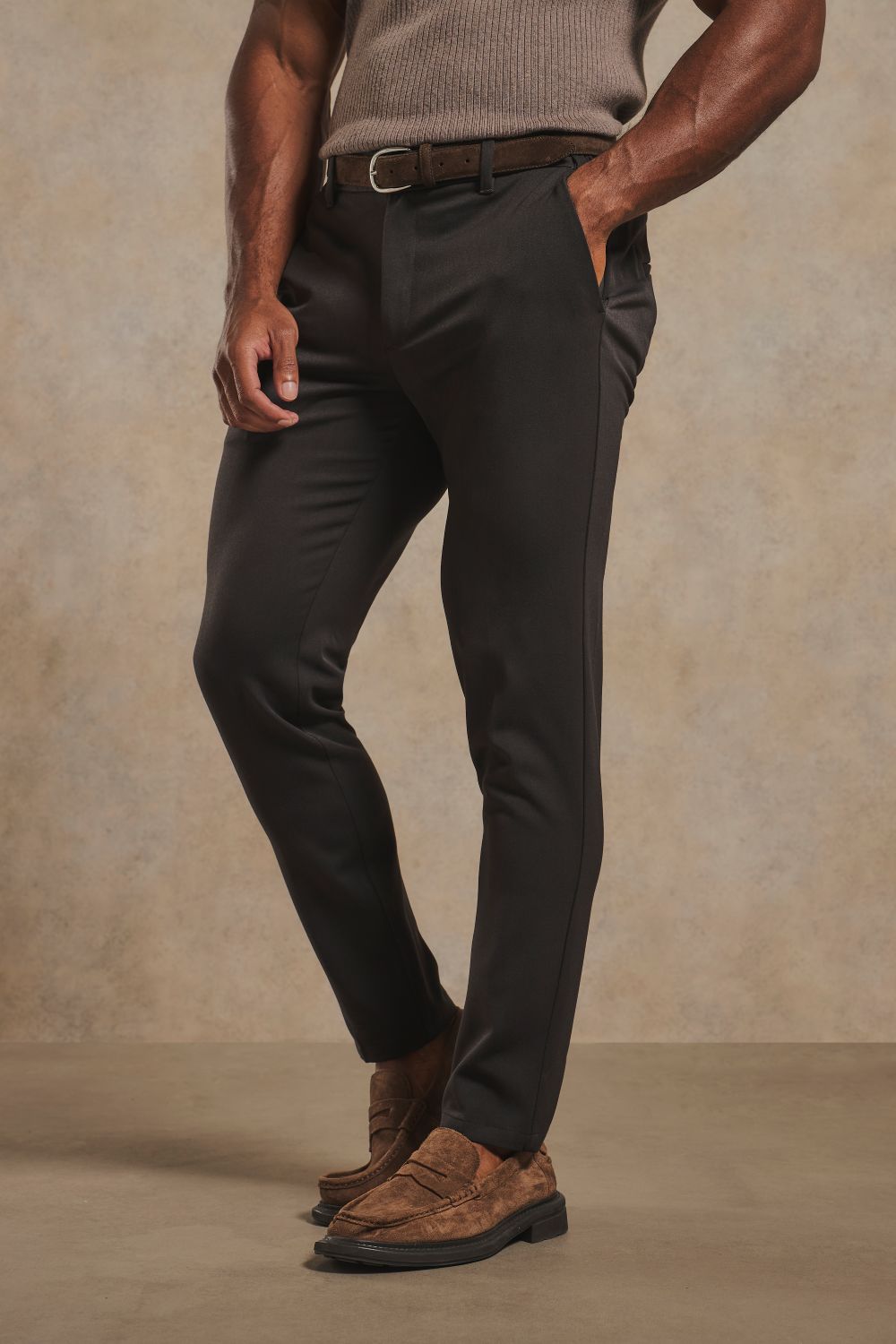 Muscle Fit Essential Trouser in Dark Chocolate