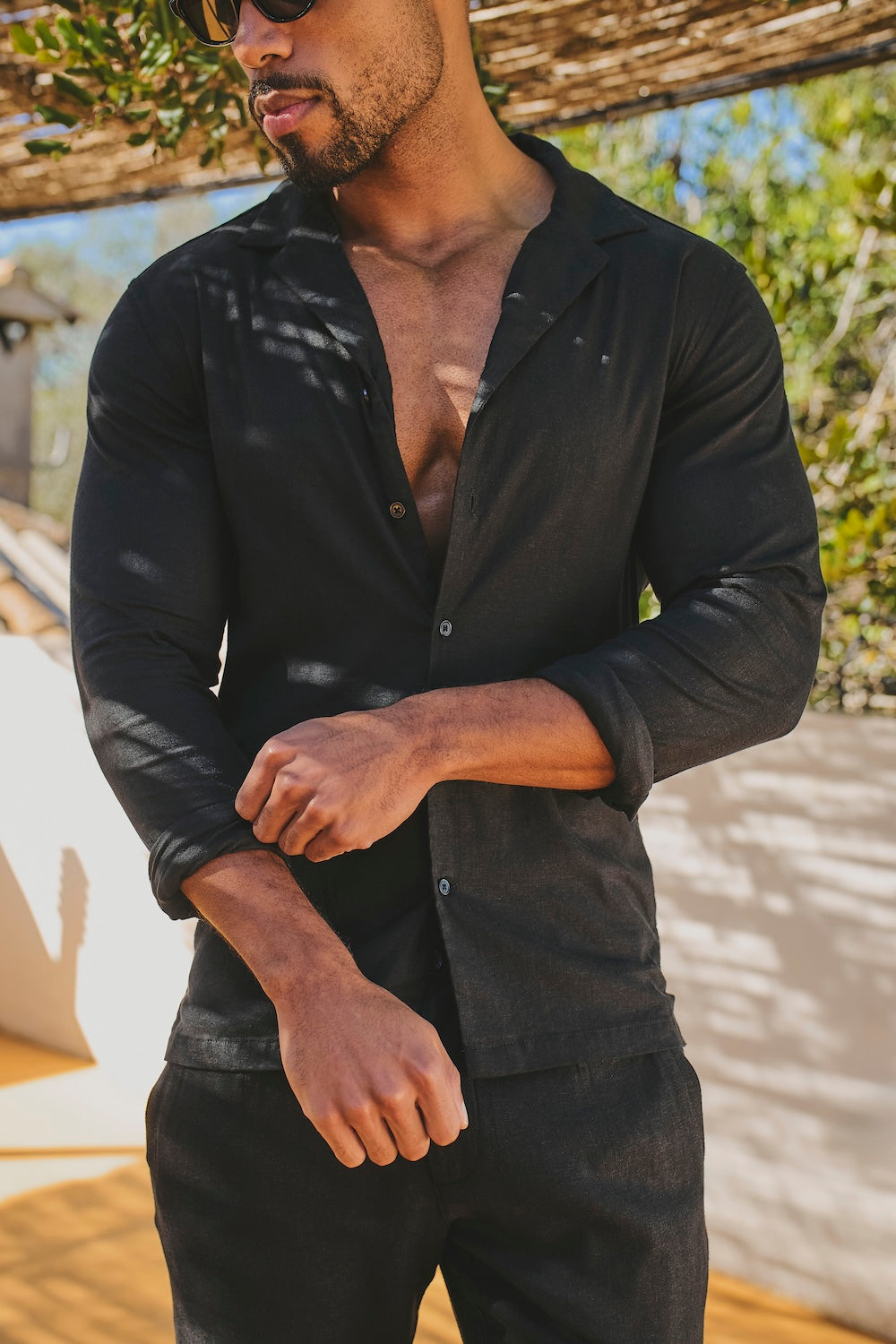 Stretch Linen Blend Cuban Collar Shirt in Black