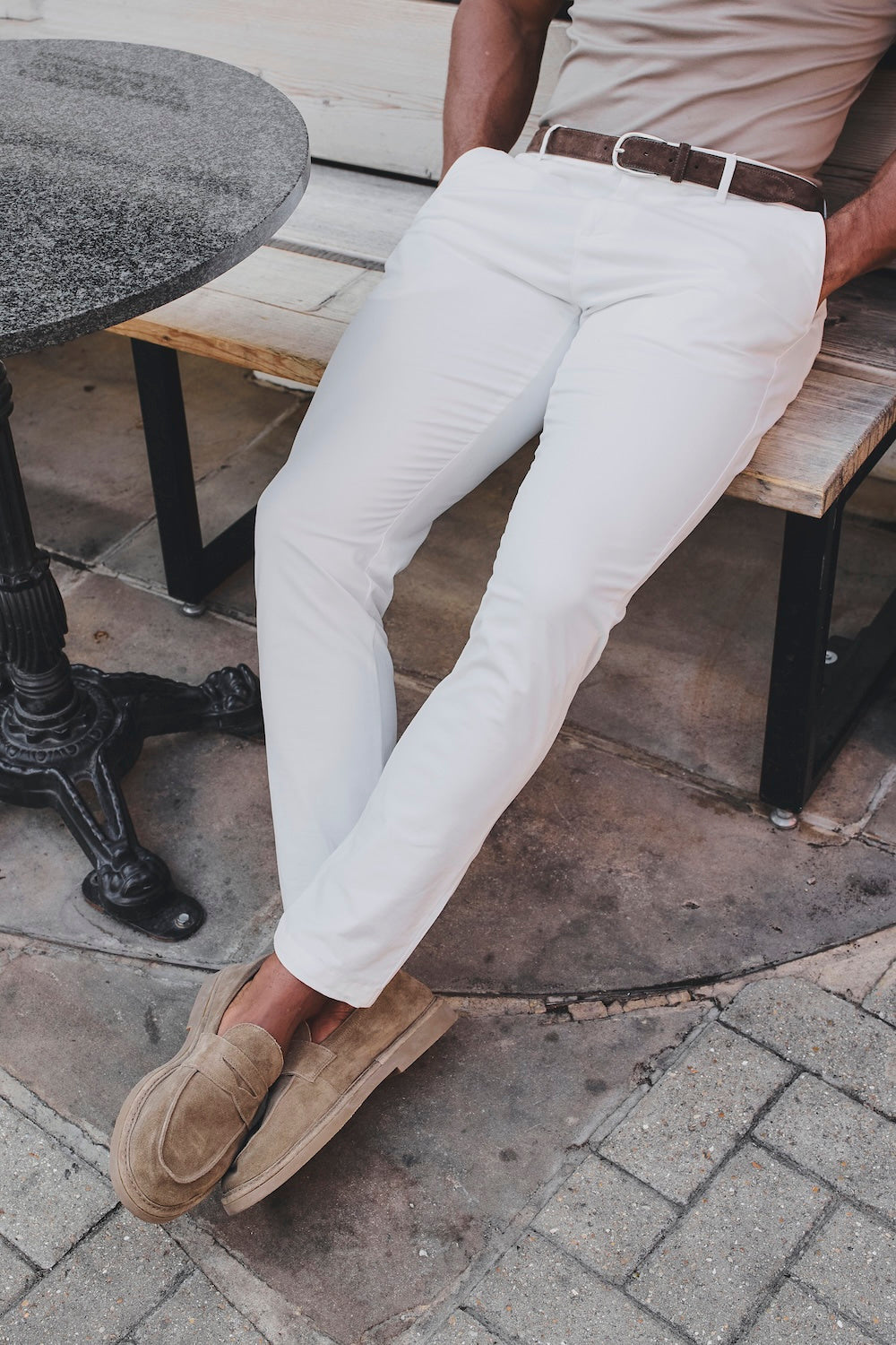 Muscle Fit Cotton Stretch Chino Trouser in Chalk