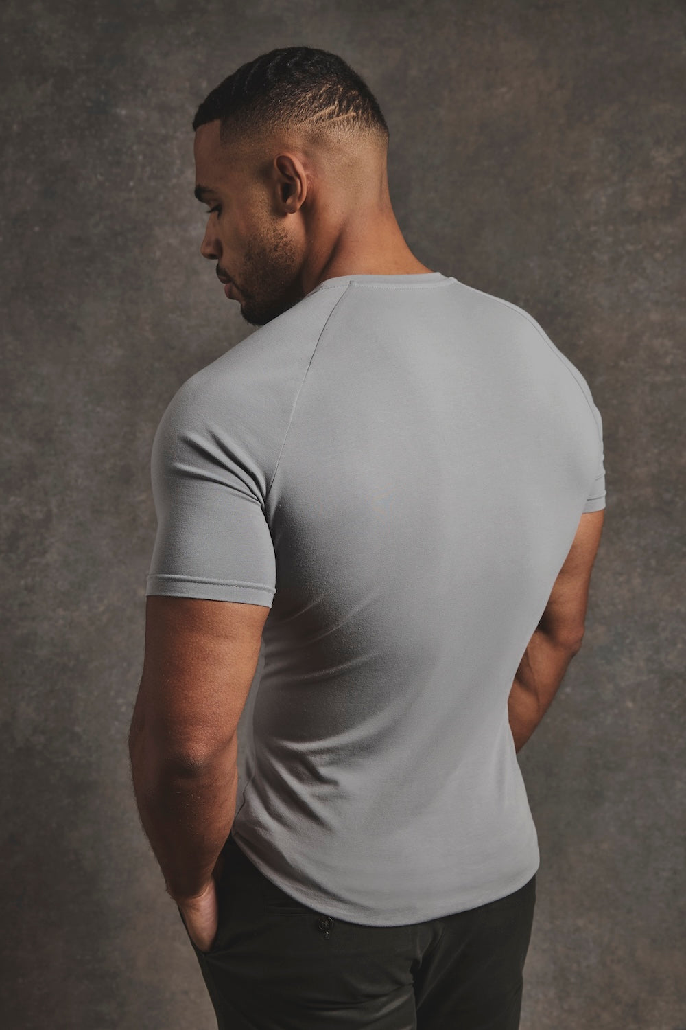 Muscle Fit Crew Neck T-Shirt in Grey